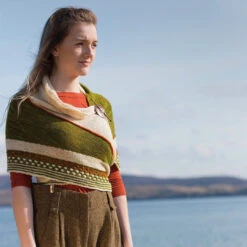 Montbretia Shawl Pattern(Montbretia) -Stolen Yarn Store Carol10 copy