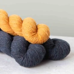 Daingean Yarn Kit | Short Sleeve(Daingean Yarn Kit Short Sleeve) -Stolen Yarn Store Daingean 03