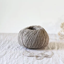 Caonach Yarn Kit(Caonach Yarn Kit) -Stolen Yarn Store Gilliatt poivre et sel da0eefc9 cbf0 4e16 b849 bdbb149f54ee