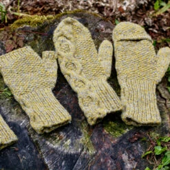 Hort Mitts Pattern(Hort Mitts) -Stolen Yarn Store IMG 0602 b998c94d 6646 41c3 a24d 2a28da2fb15d