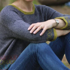 Korat Sweater Sweater Pattern(Korat Sweater) -Stolen Yarn Store IMG 0759