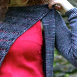 Dark Pearl Cardigan Pattern(Dark Pearl) -Stolen Yarn Store IMG 0808 2