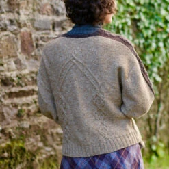 Cosy Puzzle Cardigan Pattern(Cosy Puzzle) -Stolen Yarn Store IMG 1026