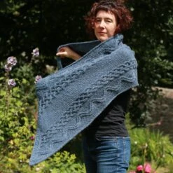 Livia Wrap Yarn Kit(Livia Wrap Yarn Kit) -Stolen Yarn Store IMG 1749