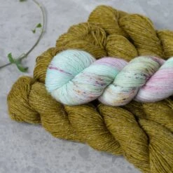 Neon Skyline Yarn Kit(Neon Skyline Yarn Kit) -Stolen Yarn Store IMG 2072 2