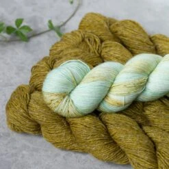 Neon Skyline Yarn Kit(Neon Skyline Yarn Kit) -Stolen Yarn Store IMG 2079 3