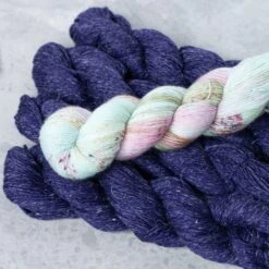 Neon Skyline Yarn Kit(Neon Skyline Yarn Kit) -Stolen Yarn Store IMG 2096 fc4edac6 1854 4051 8587 0d42ad389ff9