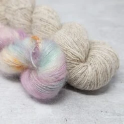 Iascaire Sweater Yarn Kit(Iascaire Sweater Yarn Kit) -Stolen Yarn Store IMG 2342 5d858bde 7954 4e4d b07f bad3f4ee0ea1
