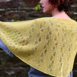 Sea Bubbles Shawl Pattern(Sea Bubbles) -Stolen Yarn Store IMG 3757