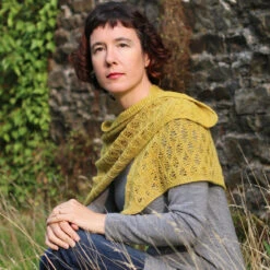 Sea Bubbles Shawl Pattern(Sea Bubbles) -Stolen Yarn Store IMG 3798