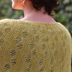 Sea Bubbles Shawl Pattern(Sea Bubbles) -Stolen Yarn Store IMG 3819