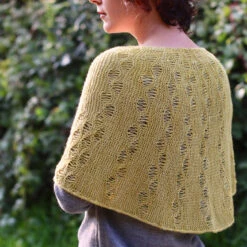 Sea Bubbles Shawl Pattern(Sea Bubbles) -Stolen Yarn Store IMG 3822