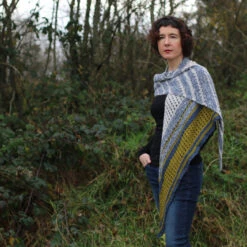 Ice Cloud Shawl Pattern(Ice Cloud Mystery Shawl Kal) -Stolen Yarn Store IMG 4526