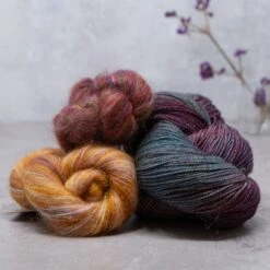 Grianchloch Shawl Yarn Kit(Grianchloch Shawl Kit) -Stolen Yarn Store IMG 4729