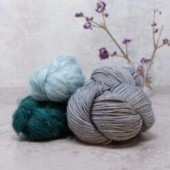 Grianchloch Shawl Yarn Kit(Grianchloch Shawl Kit) -Stolen Yarn Store IMG 4740