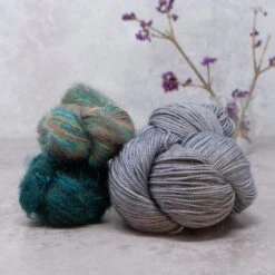 Grianchloch Shawl Yarn Kit(Grianchloch Shawl Kit) -Stolen Yarn Store IMG 4741