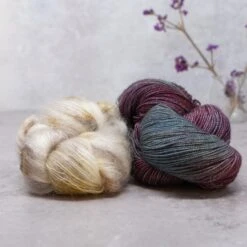 Grianchloch Shawl Yarn Kit(Grianchloch Shawl Kit) -Stolen Yarn Store IMG 4752