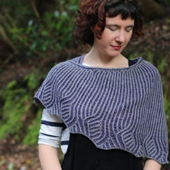 Vines And Vale Shawl Pattern(Vines And Vale) -Stolen Yarn Store IMG 5453