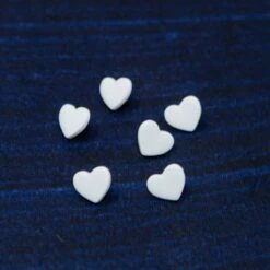 13 Mm White Heart Buttons | Set Of 6(13 Mm White Heart Buttons Set Of 6)