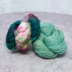 Grianchloch Shawl Yarn Kit(Grianchloch Shawl Kit) -Stolen Yarn Store IMG 5604
