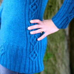 Ignus Sweater Pattern(Ignus) -Stolen Yarn Store IMG 6282