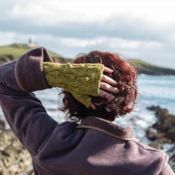 Sherkin Hat And Mitts Patterns(Sherkin Hat And Mitts Patterns) -Stolen Yarn Store IMG 6286 8a08036f a3b4 4b2a 94a1 8eca5fa9f40c 1