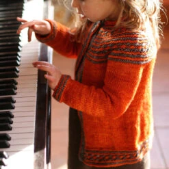 Eilonwy Junior Cardigan Pattern(Eilonwy Junior)