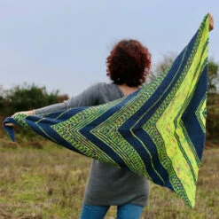 Neon Skyline Shawl Pattern(Neon Skyline) -Stolen Yarn Store IMG 7427