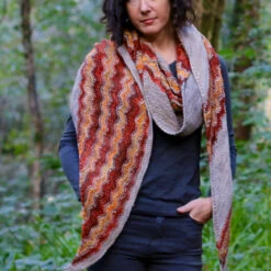 Russler Shawl Pattern(Russler) 19 Russler Shawl Pattern(Russler) -Stolen Yarn Store IMG 7687