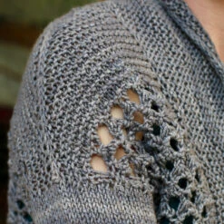 Rakuda Cardigan Pattern(Rakuda) -Stolen Yarn Store IMG 7980