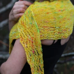 Daffi Shawl Pattern(Daffi) 21 Daffi Shawl Pattern(Daffi) -Stolen Yarn Store IMG 8416