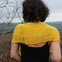 Daffi Shawl Pattern(Daffi) 18 Daffi Shawl Pattern(Daffi) -Stolen Yarn Store IMG 8429