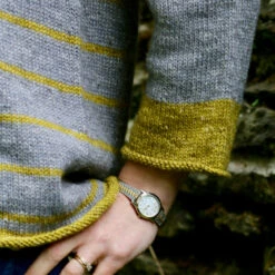 Pistachio Saffron Yarn Kit(Pistachio Saffron) -Stolen Yarn Store IMG 9221