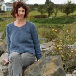 Galanta Sweater Pattern(Galanta Sweater Pattern) 11 Galanta Sweater Pattern(Galanta Sweater Pattern) -Stolen Yarn Store IMG 9222 a8502e39 5a98 4378 8179 df5d7609c4d9