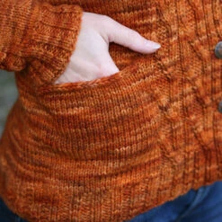 Woodburne Cardigan Pattern(Woodburne Cardigan) -Stolen Yarn Store IMG 9240