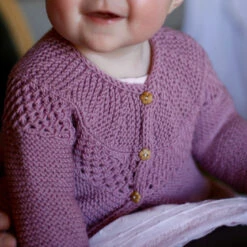 Ravi Junior Cardigan Pattern(Ravi Junior) -Stolen Yarn Store IMG 9276