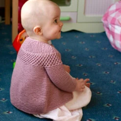 Ravi Junior Cardigan Pattern(Ravi Junior) -Stolen Yarn Store IMG 9326