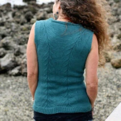 Meves Top Pattern(Meves) -Stolen Yarn Store IMG 9568