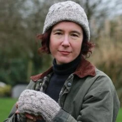 Inis Beg Hat And Mitts Yarn Kit(Inis Beg Hat And Mitts Yarn Kit) -Stolen Yarn Store IMG 9576 04d72e5a b779 4a32 8fc8 9f998cbba914