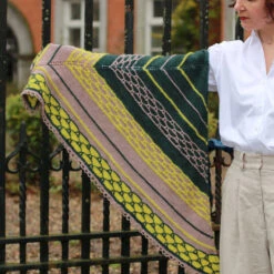 Campo Nights Yarn Kit(Campo Nights Yarn Kit) -Stolen Yarn Store IMG 9628 bc303d24 29af 45fb 9d84 027d14d1f63a