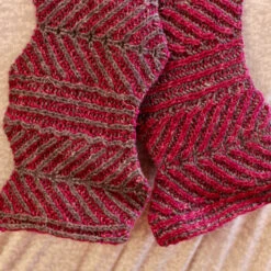 Flying Leaves Scarf Pattern(Flying Leaves) -Stolen Yarn Store IMG 9796