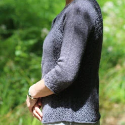 Santa Rosa Plum Yarn Kit(Santa Rosa Plum Yarn Kit) -Stolen Yarn Store IMG 9835 1