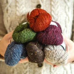 Inis Beg Hat And Mitts Yarn Kit(Inis Beg Hat And Mitts Yarn Kit) -Stolen Yarn Store SS 123 8bbfe4a7 d59f 4078 a577 e83af1db843c