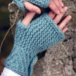Basanite Mitts Pattern(Basanite Mittens) -Stolen Yarn Store basanite mitts