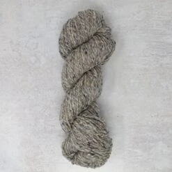 Oscail Cardigan Yarn Kit(Oscail Cardigan Yarn Kit) -Stolen Yarn Store deas fog 3