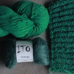 Mizen Scarf Yarn Kit(Mizen Scarf Yarn Kit) -Stolen Yarn Store green