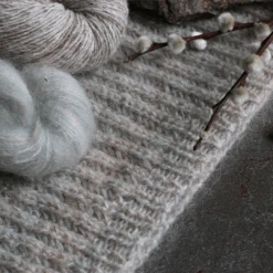 Iascaire Sweater Yarn Kit(Iascaire Sweater Yarn Kit) -Stolen Yarn Store kit daac7265 fbcf 476c 84e3 e394c56a48a4