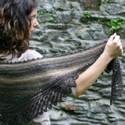 Maenad Shawl Pattern(Maenad) -Stolen Yarn Store maenad 10