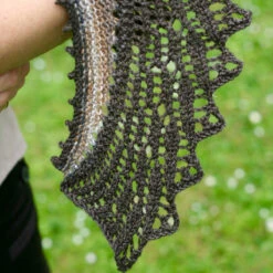 Maenad Shawl Pattern(Maenad) -Stolen Yarn Store maenad 12