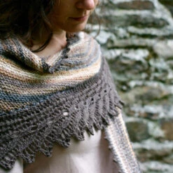 Maenad Shawl Pattern(Maenad) -Stolen Yarn Store maenad 4